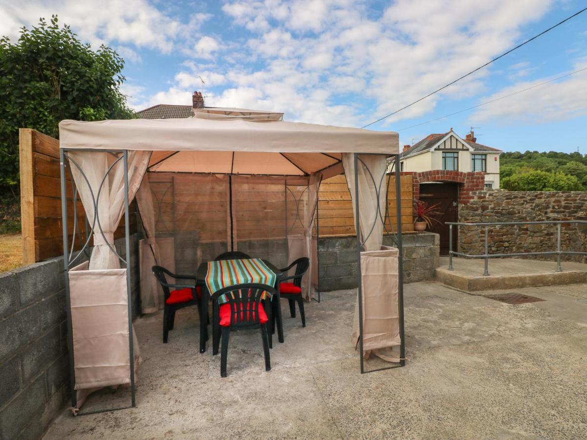 Holiday home Brynawel